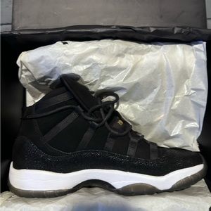 Air Jordan 11 Retro Heiress Black Stingray